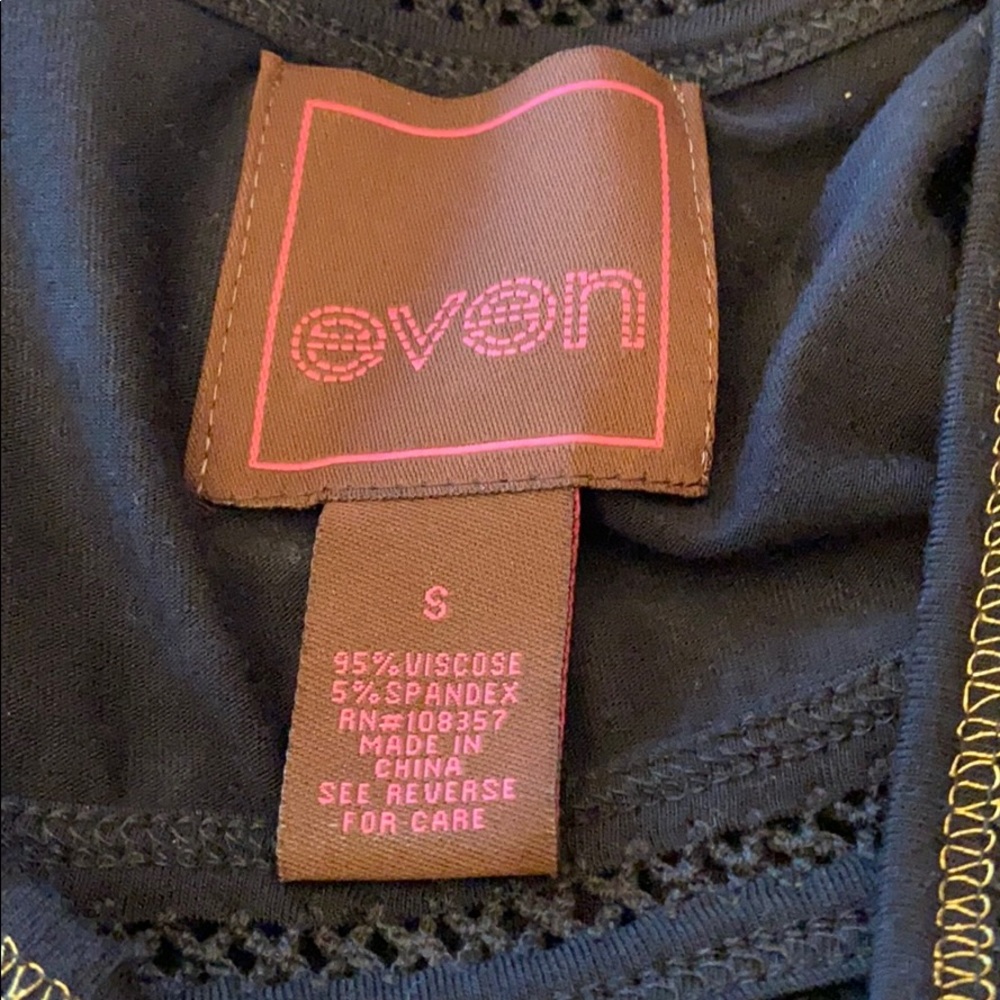 Even Ruffled Dress - Picture 6 of 8